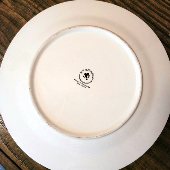 Royal Norfolk Blue & Green Paisley Pattern Dinner Plates. Lot of 11. - Picture 7 of 8